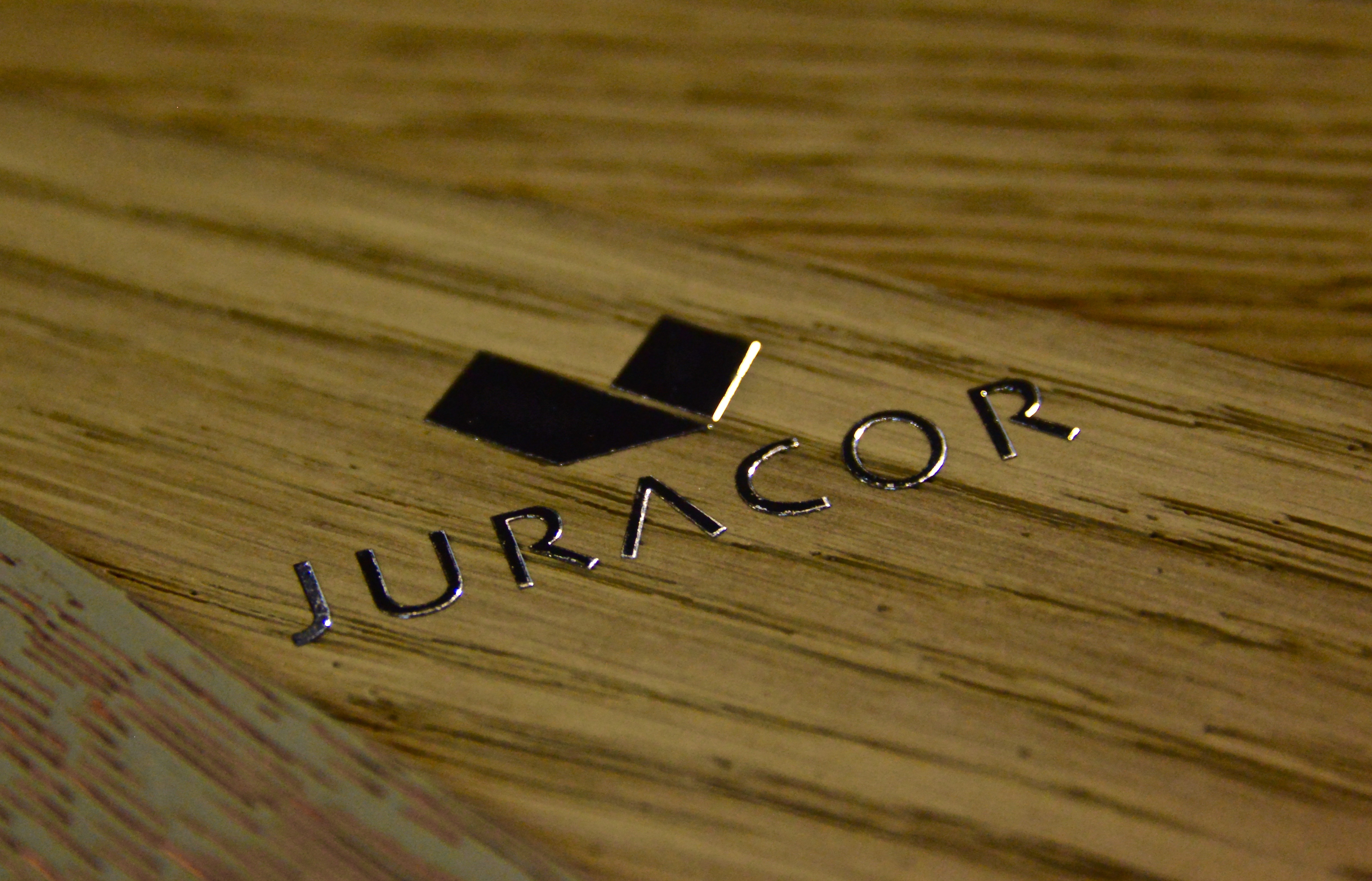 Lee más sobre el artículo Juracor presenta su nueva marca V-Lack