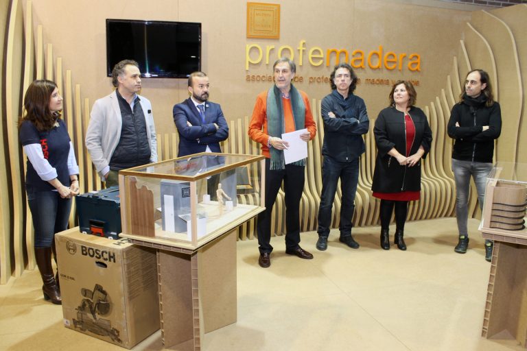 Alumnos de madera y mueble diseñan y construyen el stand de Profemadera en FIMMA – Maderalia 2020
