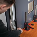 Aginco presenta el BEYCEPS – la nueva herramienta de elevación y montaje de Bessey